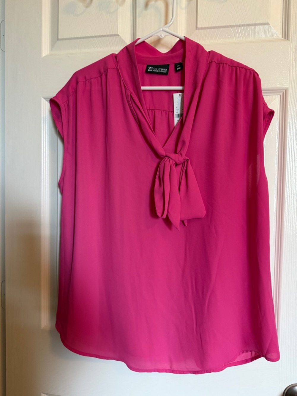 New York & Company Fuchsia Tie-Neck Sleeveless Blouse